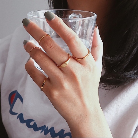 18K Gold Plated Band Ring - Picture 3 of 8